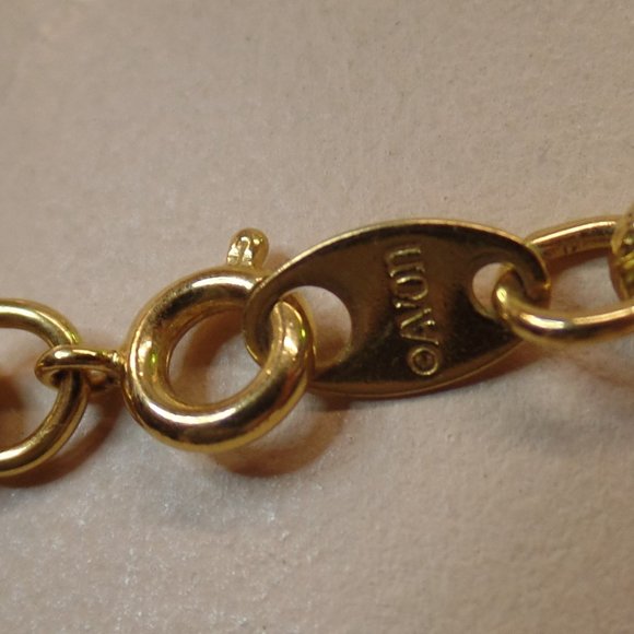 Vintage AVON Faux Pearl Bug/Scarab Goldtone Necklace & Pendant 18" - Picture 6 of 16